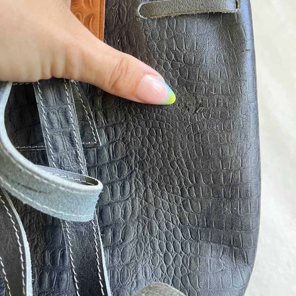 3/$30 🌟 Vintage El Salvador Leather Backpack - Picture 8 of 11